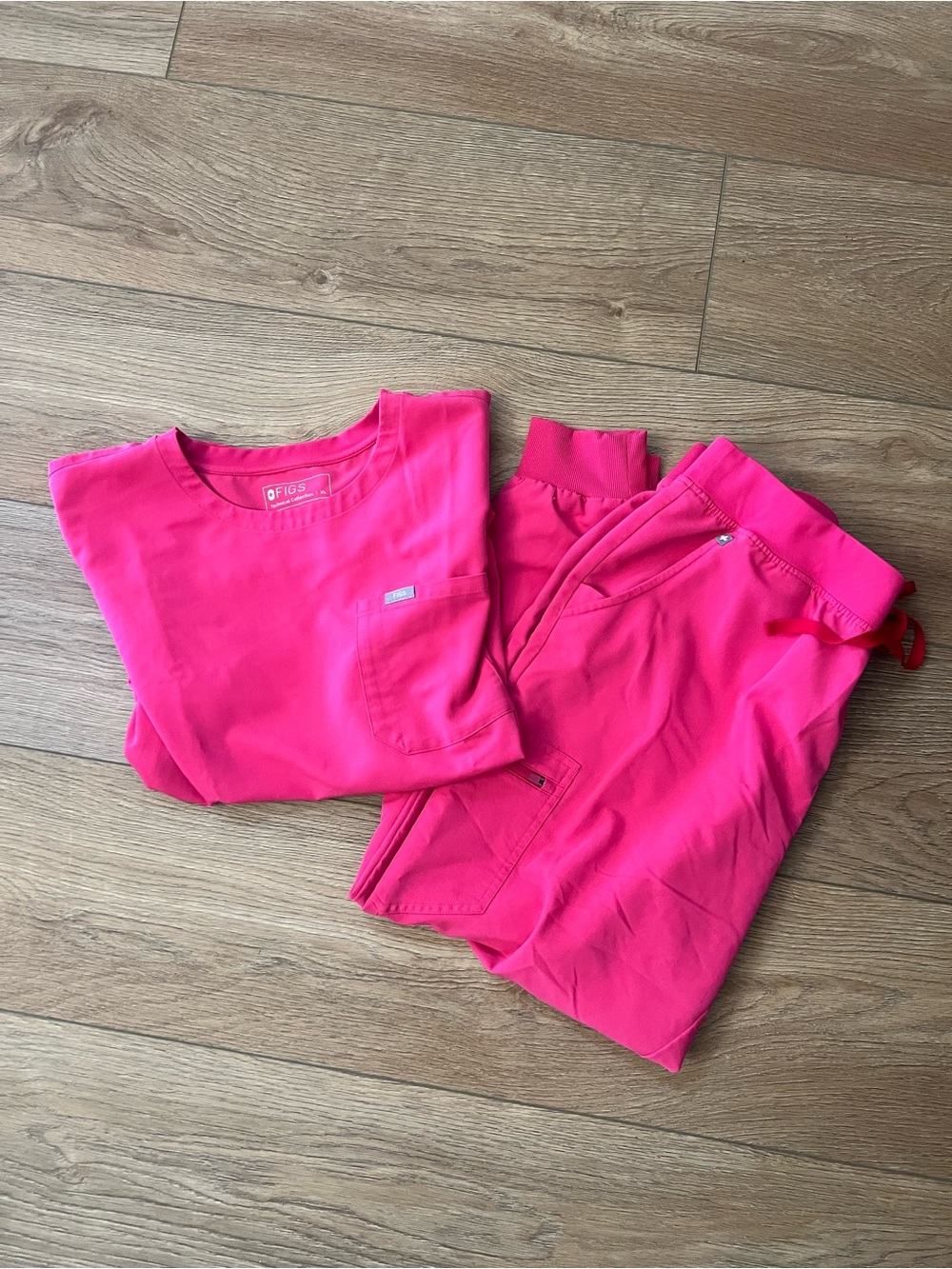 Figs Women's Hot Pink Scrub Set